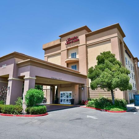 Hampton Inn & Suites Pittsburg Exterior photo